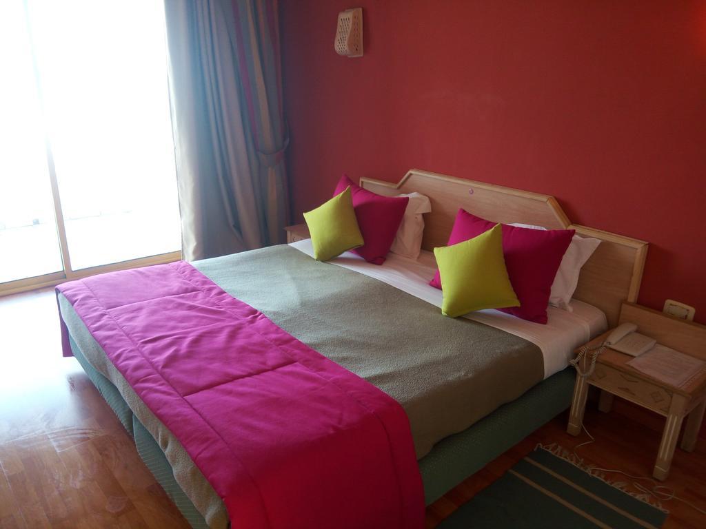 Hotel Les Mimosas טבארקה מראה חיצוני תמונה